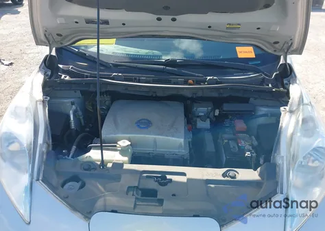 2015 Nissan Leaf S z USA, uszkodzony, nr VIN 1N4AZ0CP2FC324695